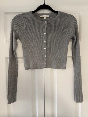 Review Gray Ribbed Button-Front Crop Cardigan XS